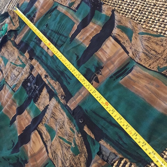 Vintage Designer 100% Rayon Stylish Button Down - Picture 5 of 6